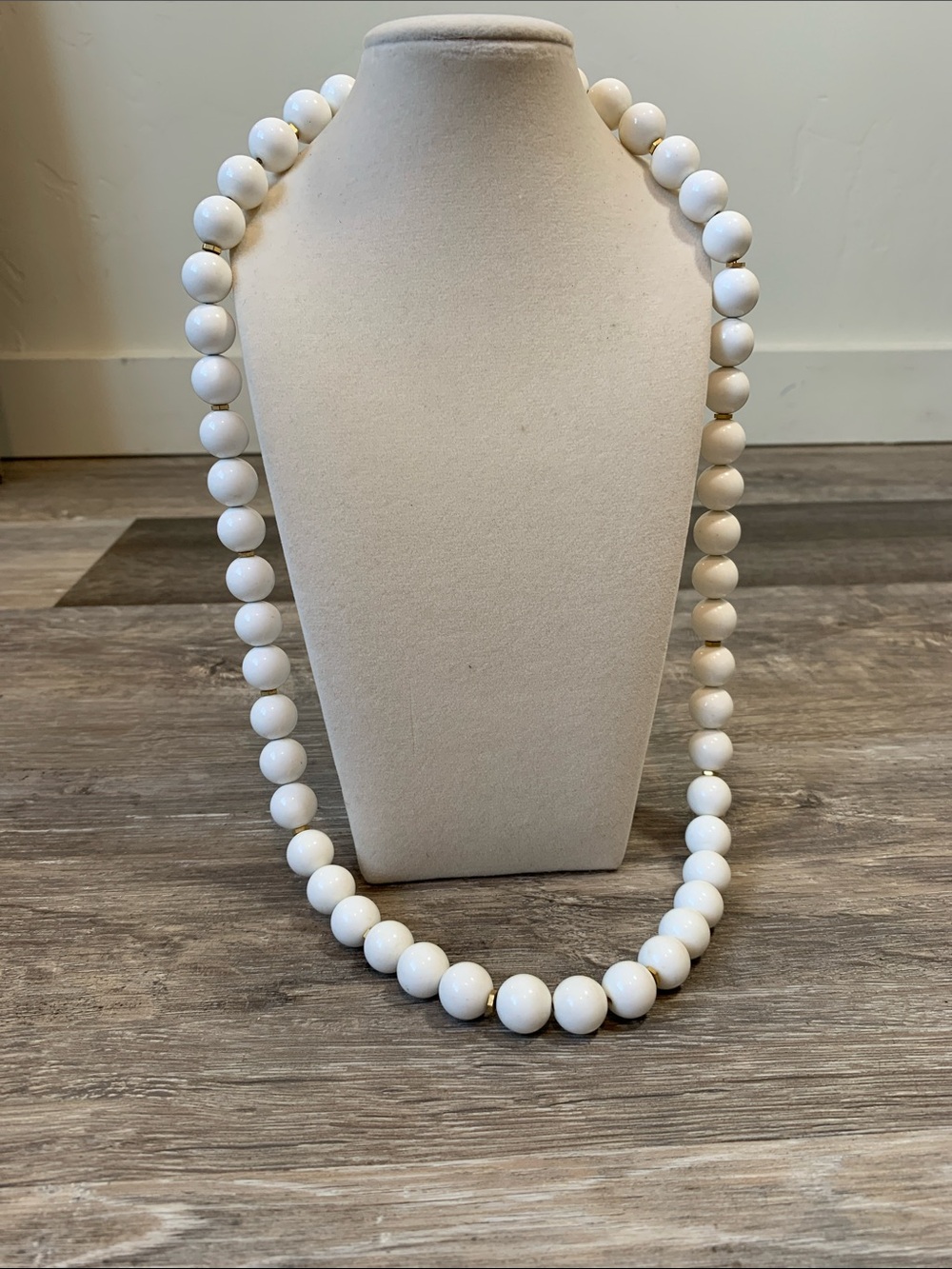 Classic White Beaded Necklace - Women Jewelry